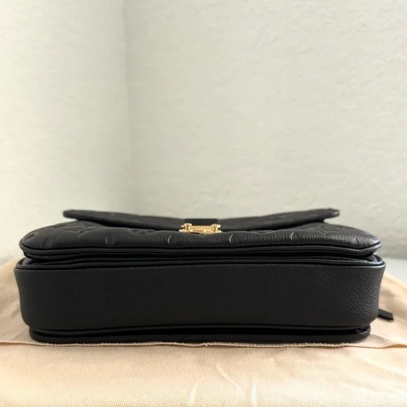 Louis Vuitton Métis Shoulder Bag - Picture 6 of 10
